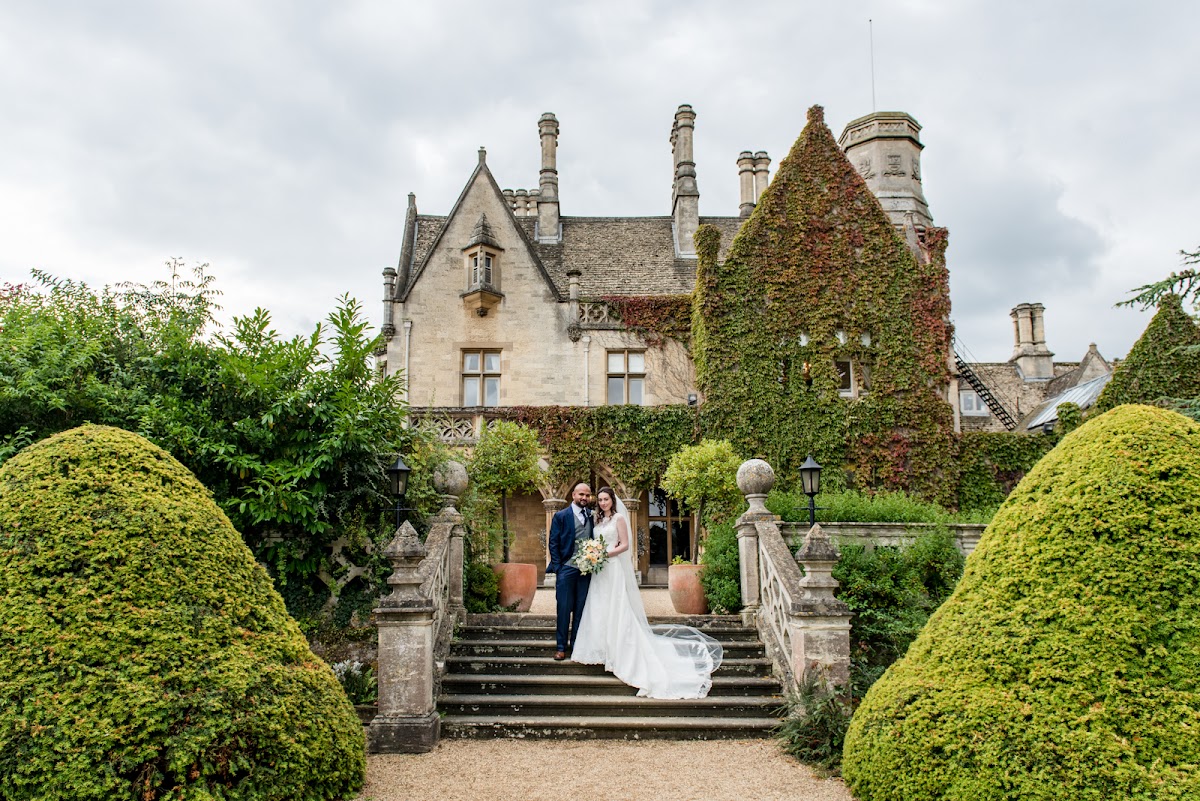 Manor By The Lake