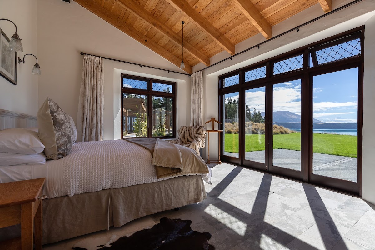 Mt Cook Lakeside Retreat, High Country Estate | Luxury Villas | Observatory | Weddings | Restaurant