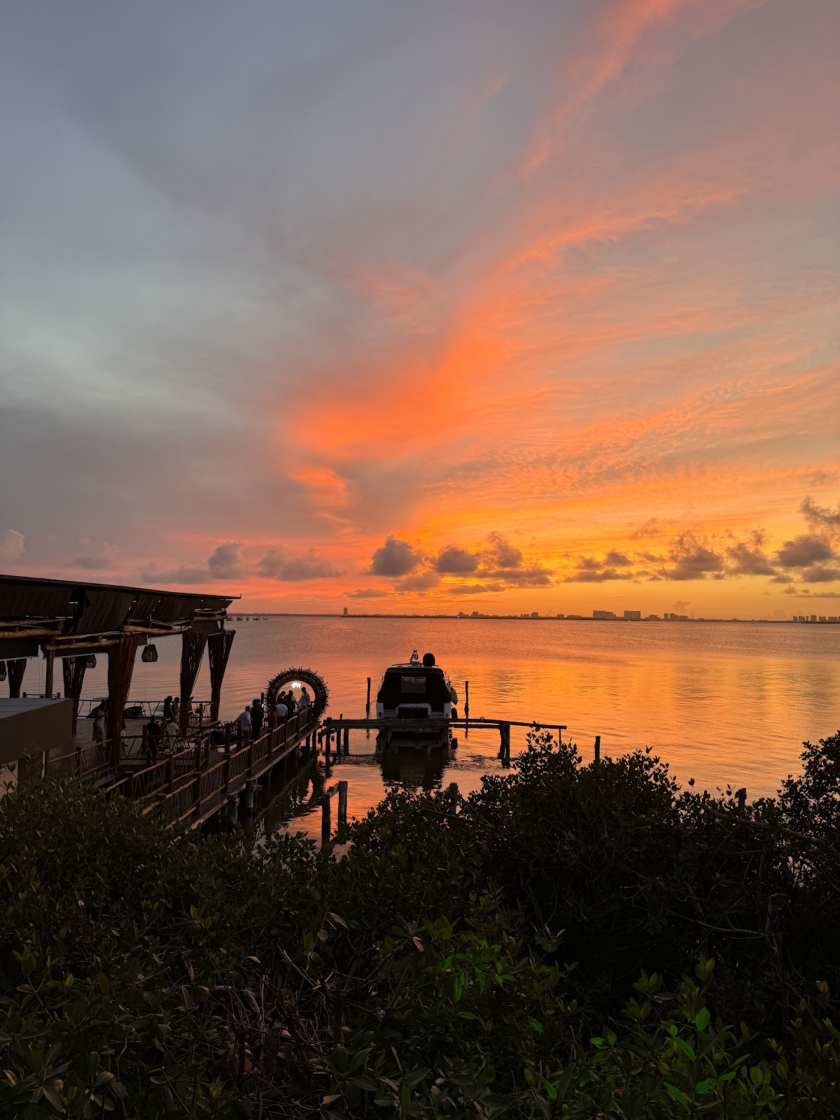 SOPHIA MIA Lagoon Deck - Venue for Weddings