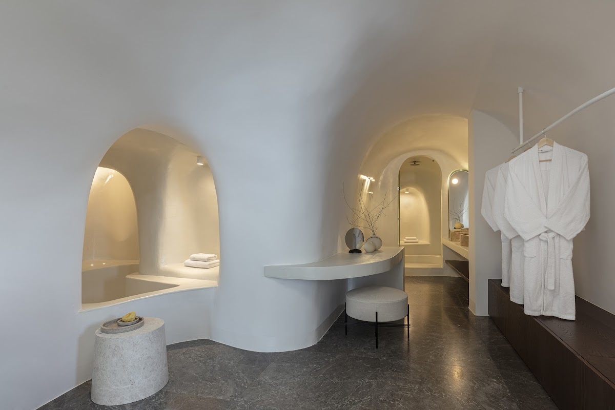 Canaves Oia Suites