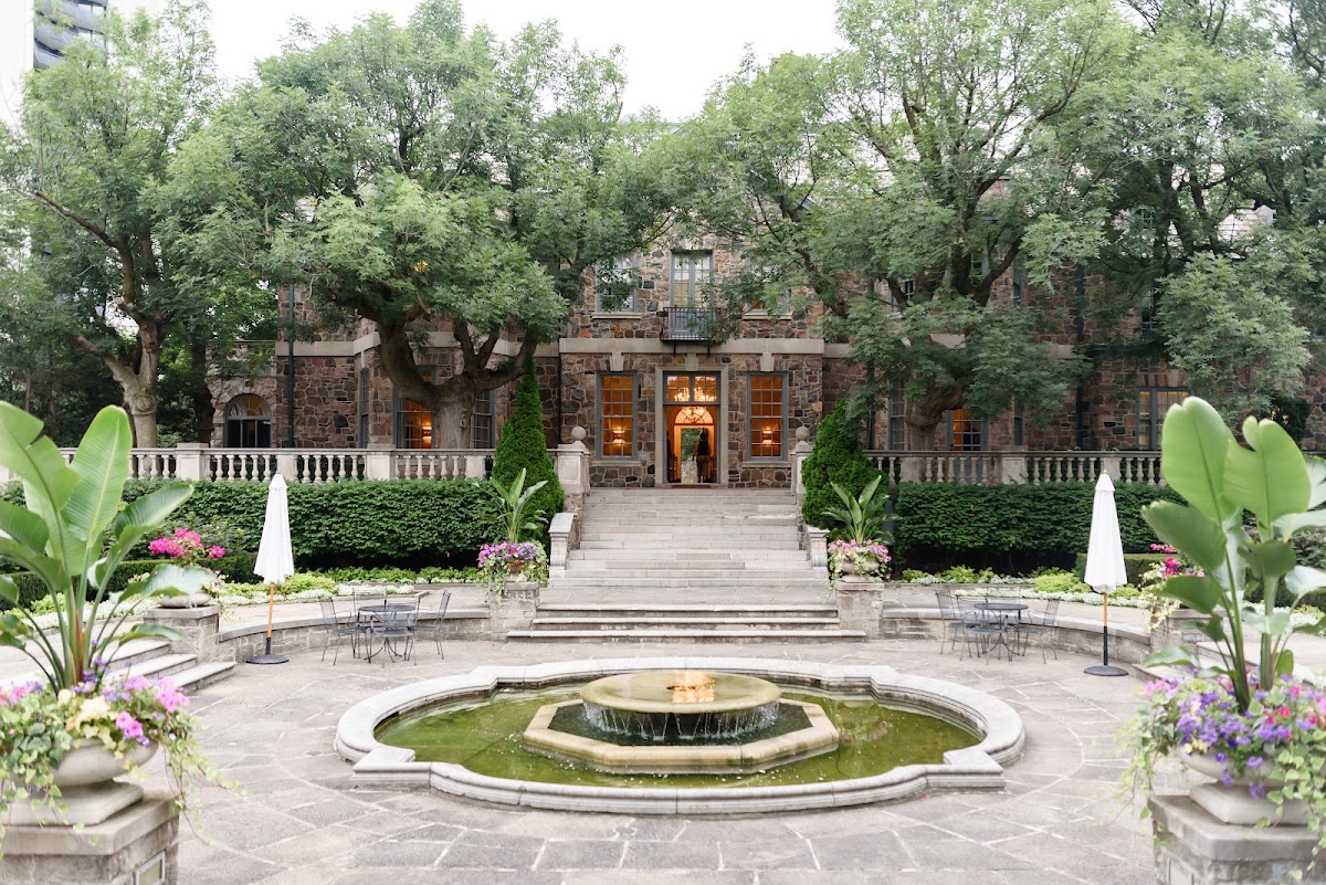 Graydon Hall Manor