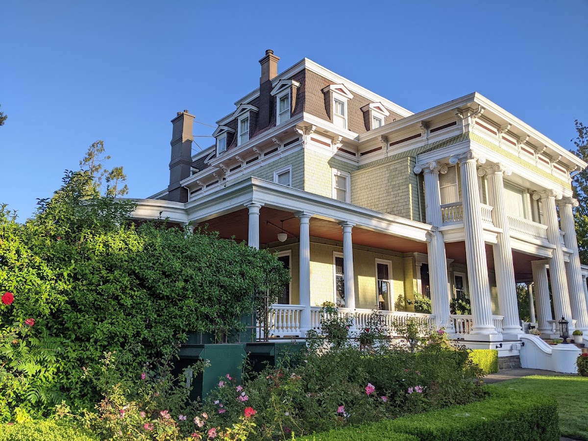 Churchill Manor