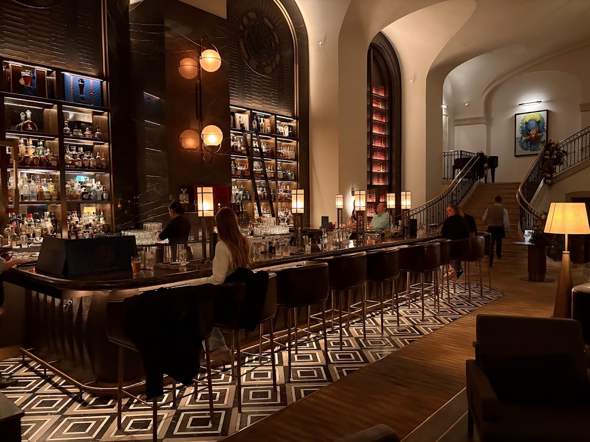 Rundle Bar at Fairmont Banff Springs