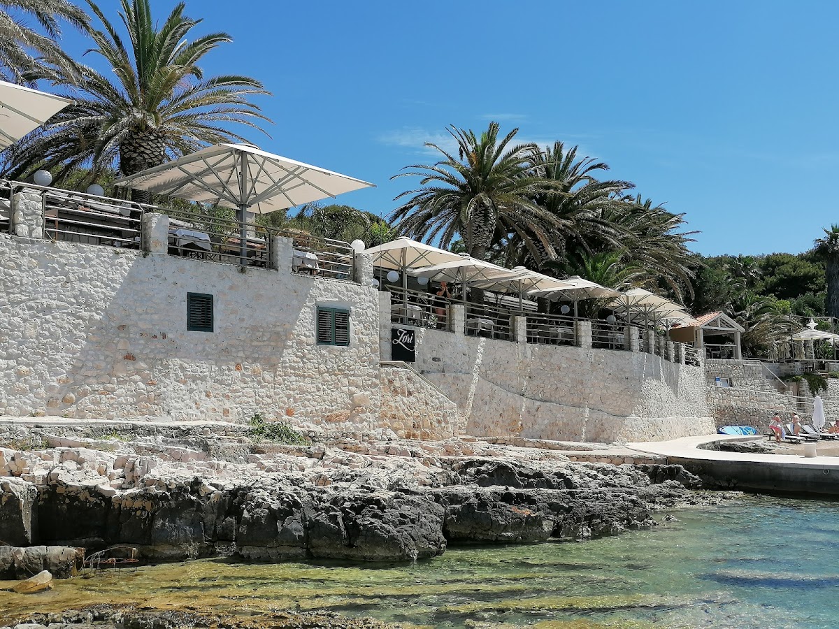 Zori Timeless Hotel & Restaurant
