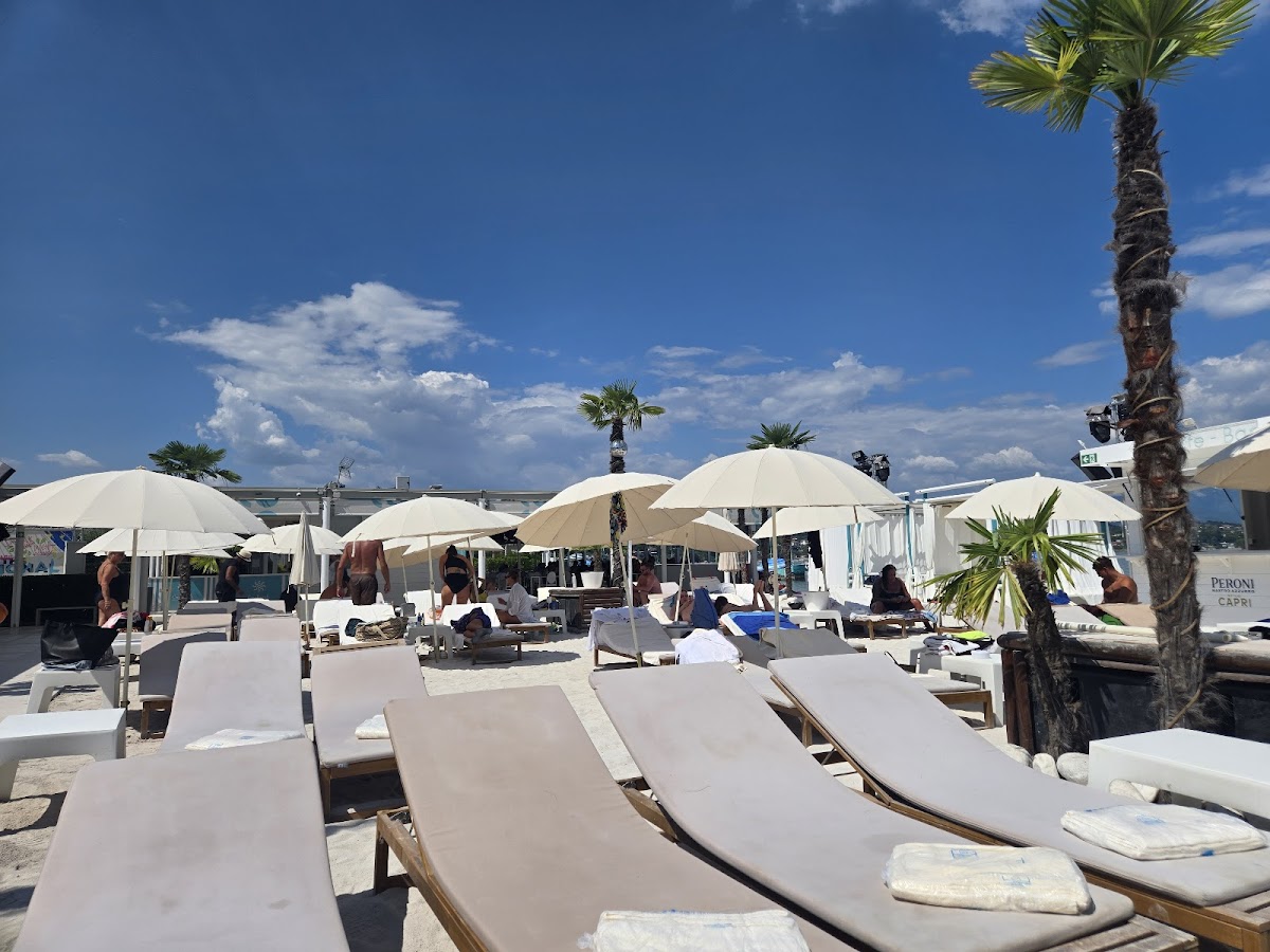 Coco Beach Club