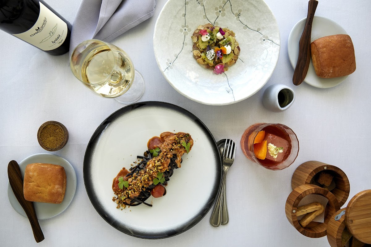 Jonah’s Restaurant & Boutique Hotel