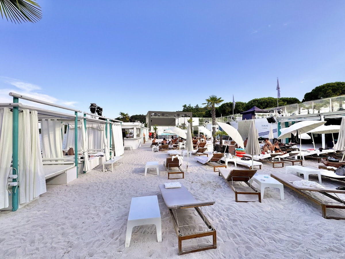 Coco Beach Club