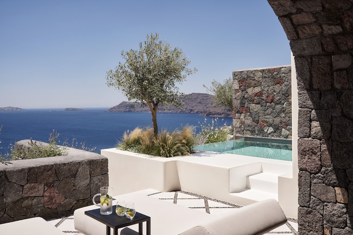 Canaves Oia Suites